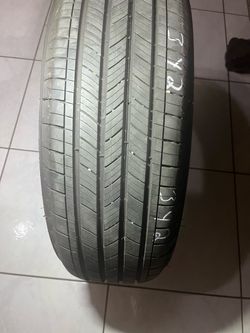 225/65/17. One used Michelin tire great tread