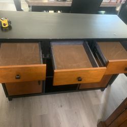 Kitchen Island 