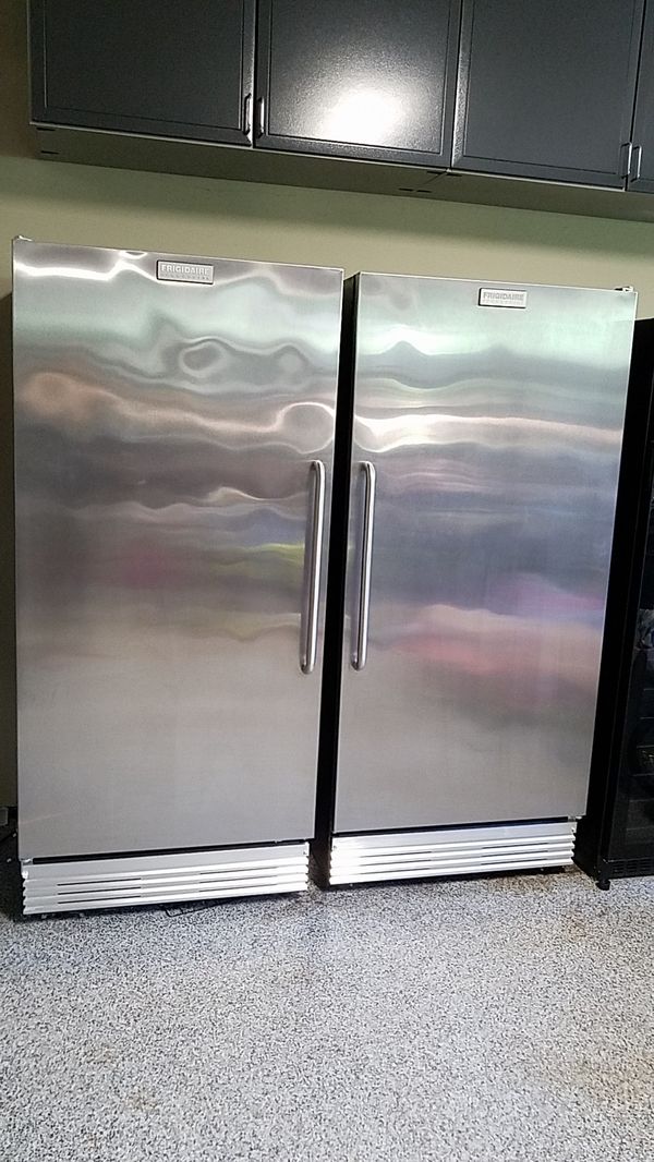 Frigidaire Commercial 17.9 Cu Ft Upright Freezer on wheels for Sale in