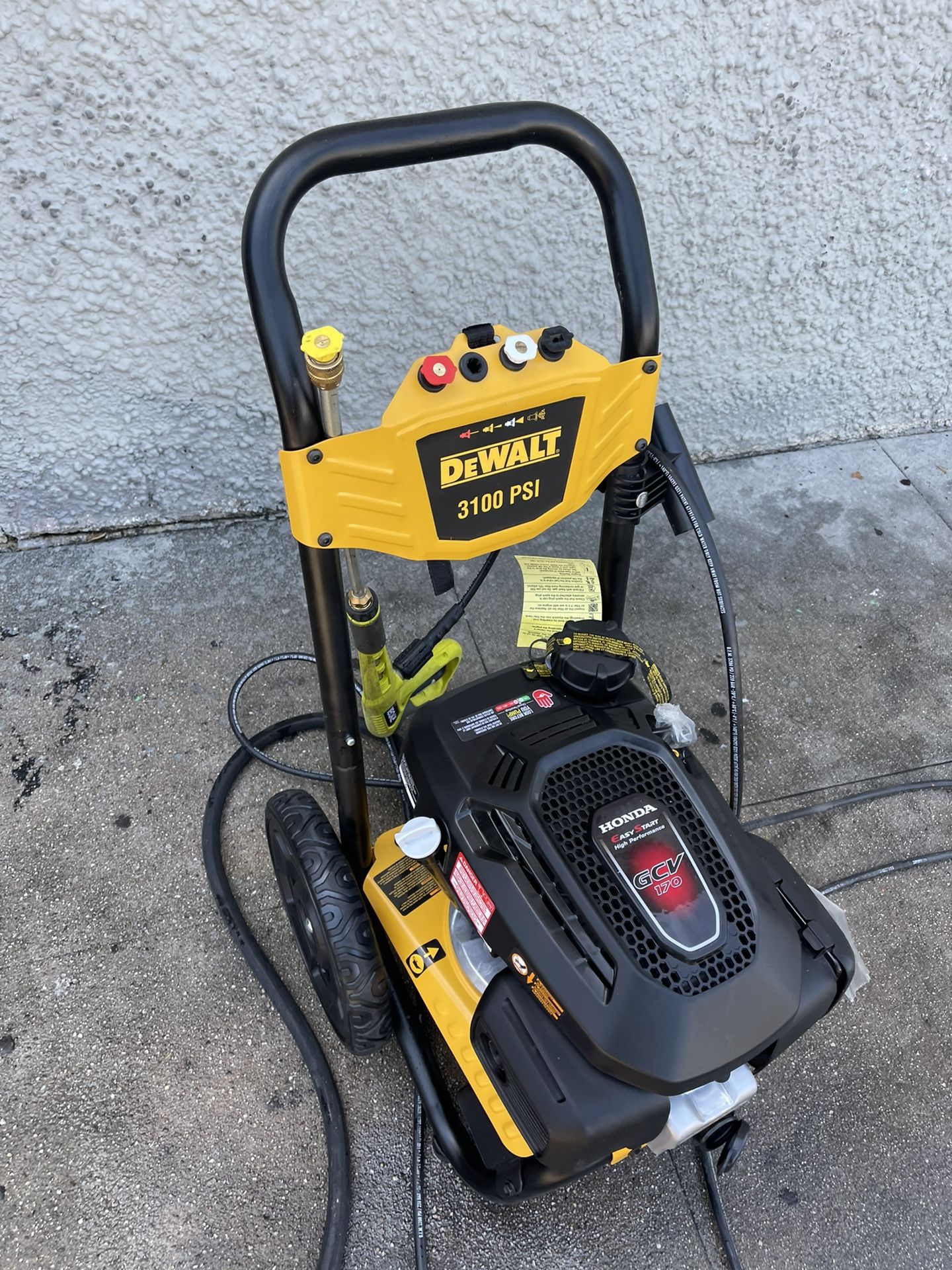 Dewalt Electric Pressure Washer 2400 psi (Financing Available) for Sale in  La Habra Heights, CA - OfferUp