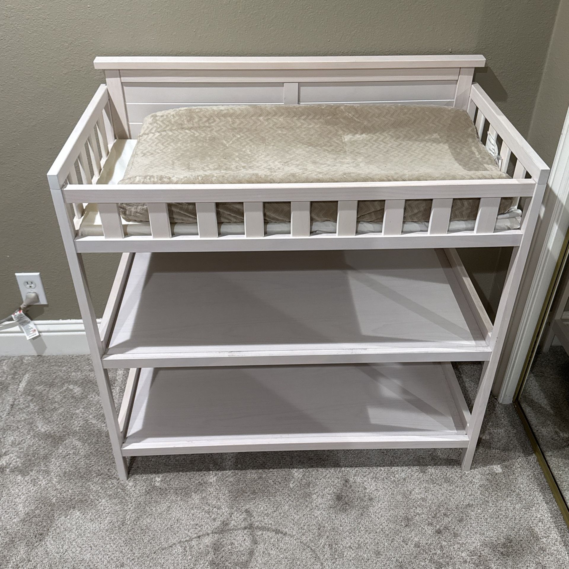 CHANGING TABLE 