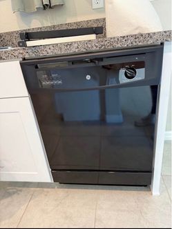 GE Built-In Dishwasher Black