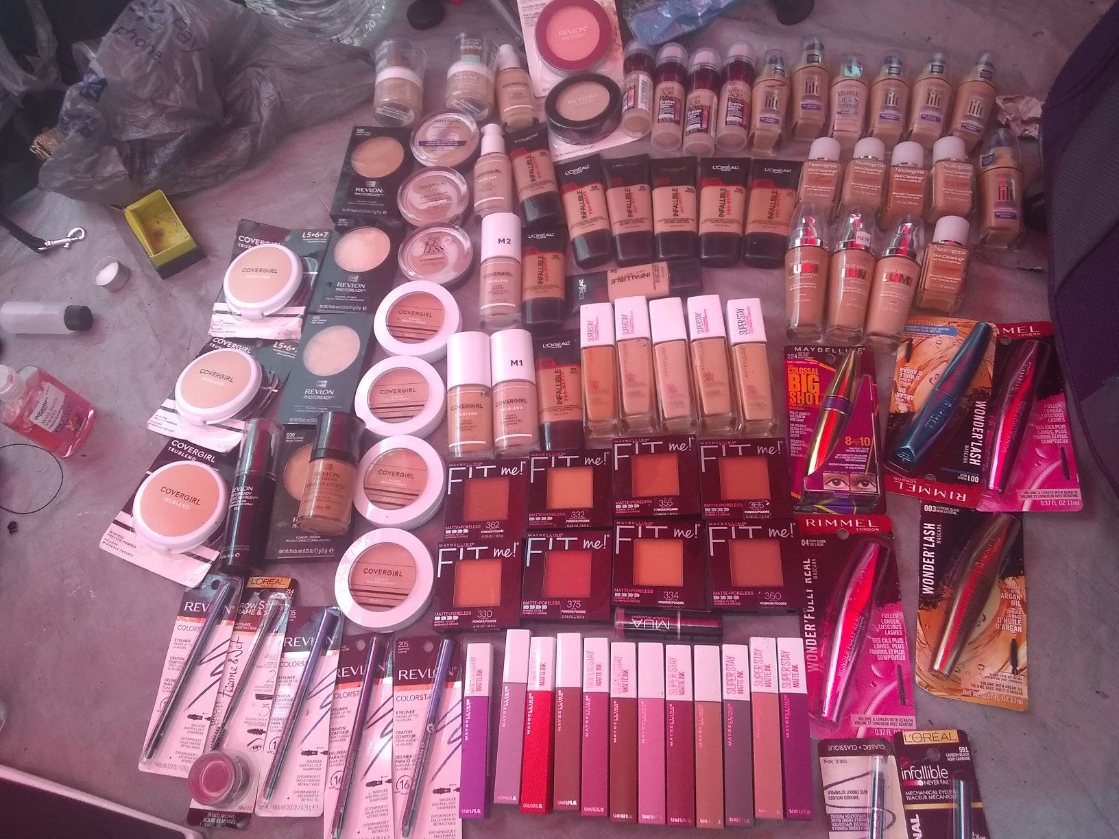 All kinds of brand new make up
