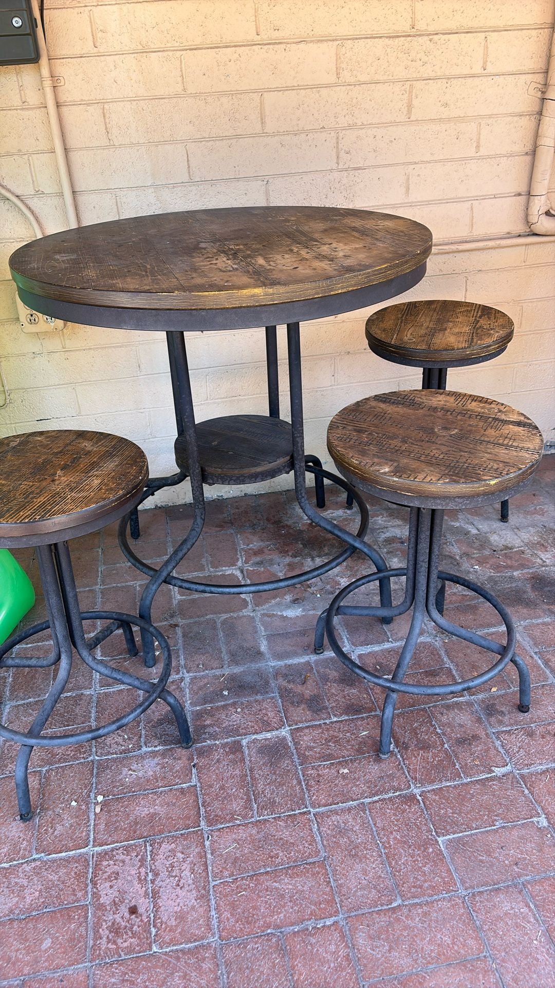 Outdoor Bar Table & Stools