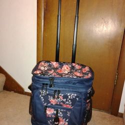 Rolling Cooler W/ Pull Out Handle! Several Zip Up Compartments