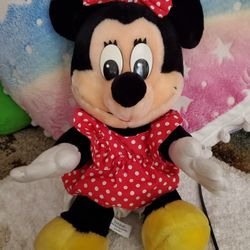 Vintage  Walt Disney World Minnie Mouse Plush Toy