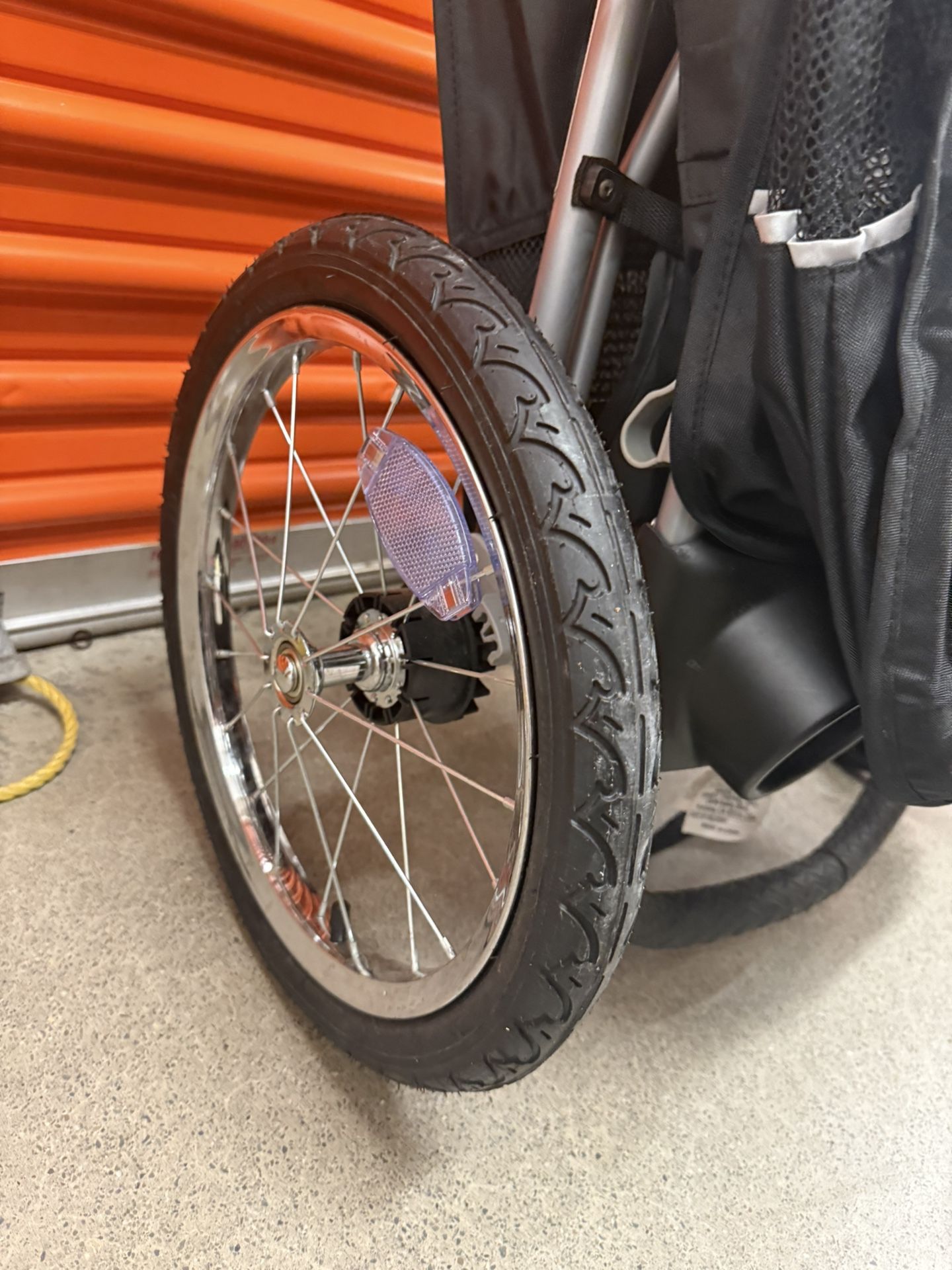 BABY TREND STROLLER NEVER USED 