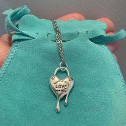 Gorgeous Designer Silver Melting Love New York Heart Charm Necklace On Chain