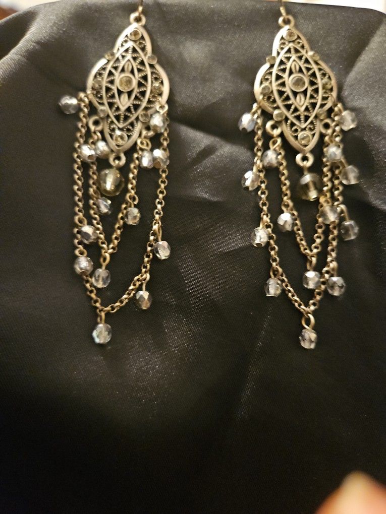 Dangling Beaded Earring