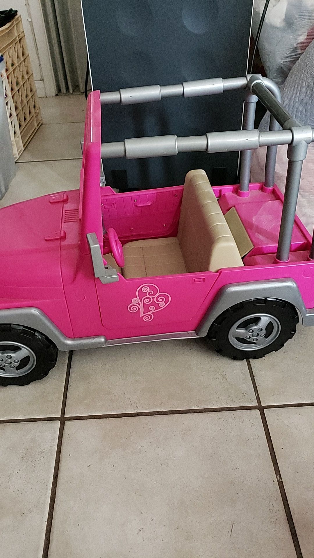 Toy Barbie jeep