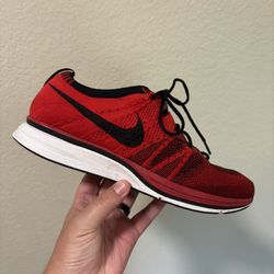 Nike Flyknit Racer Red