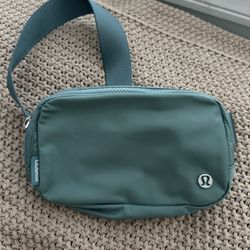 Lululemon Belt Bag - Tidewater Teal