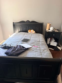 Full size bed