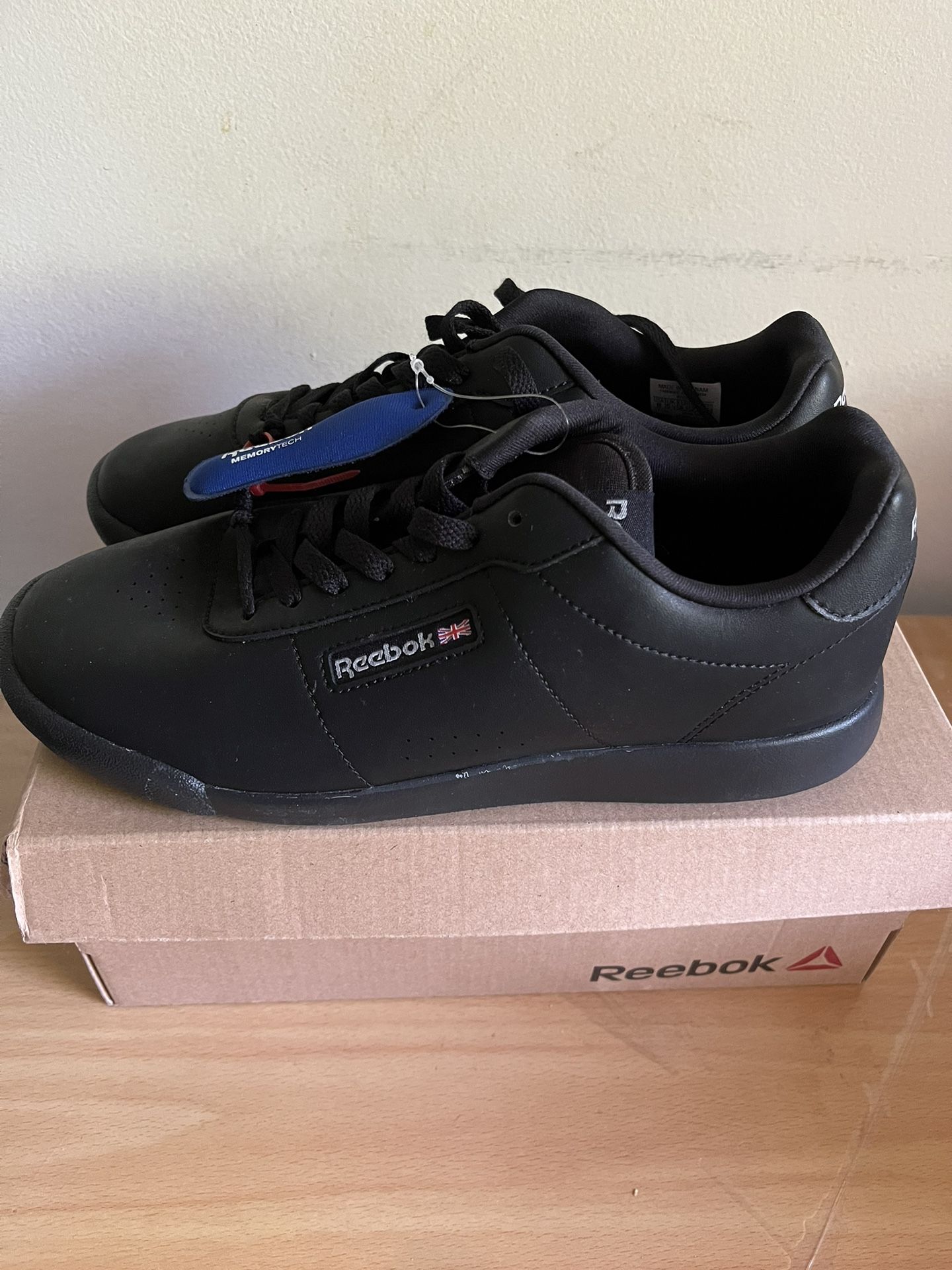 REEBOK SHOES
