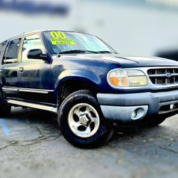 2000 Ford Explorer XLT 