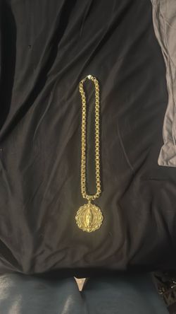 Box chain 10k 65 grams, Mexican gold pendant