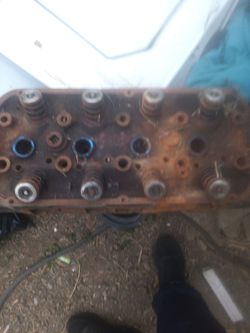 Hemi heads,transmission 4 speed trans 69 roadrunner,