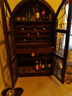 Wine cabinet