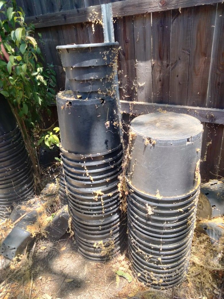 Grow Pots 7 To 20 Gallon Lot