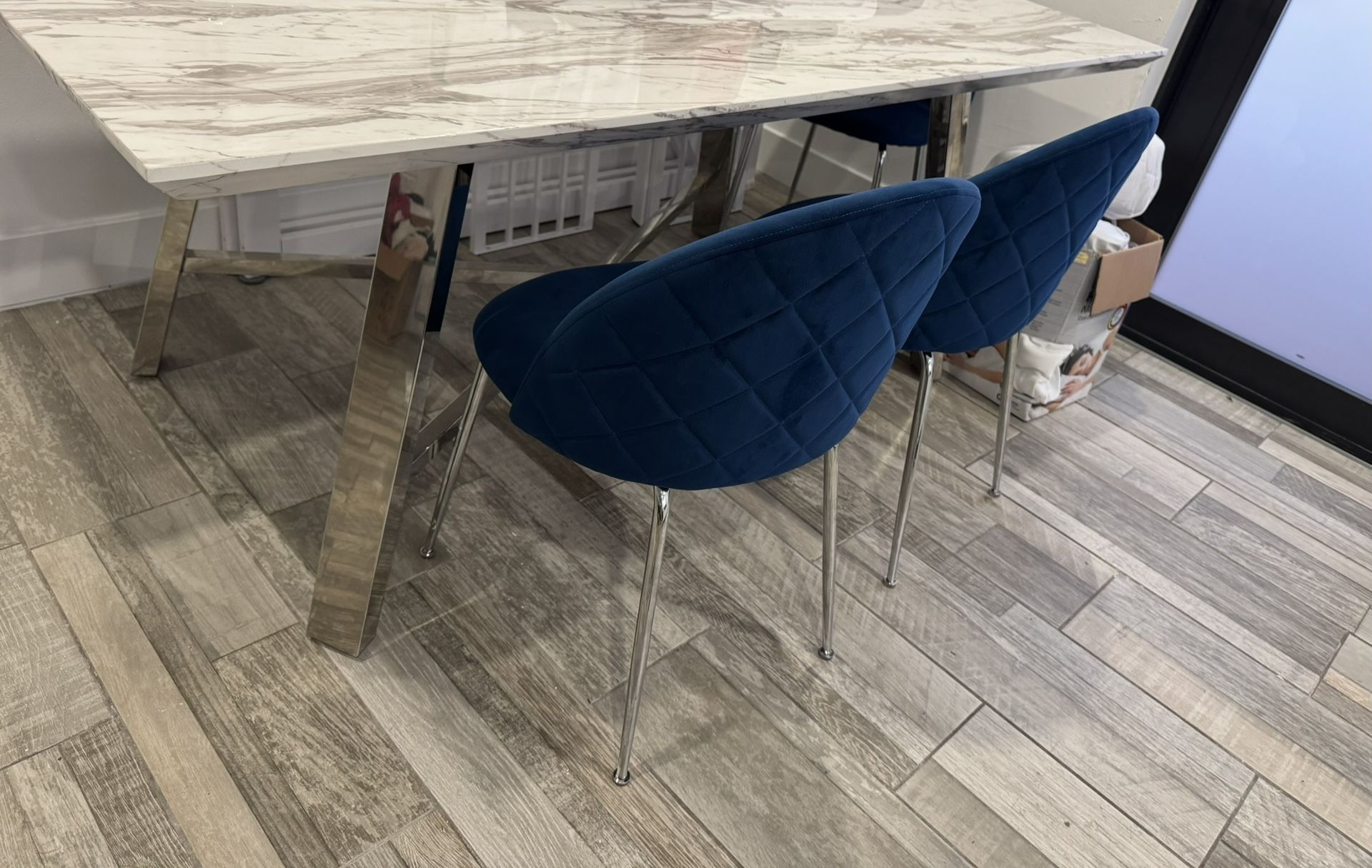 dining table with 4 chairs