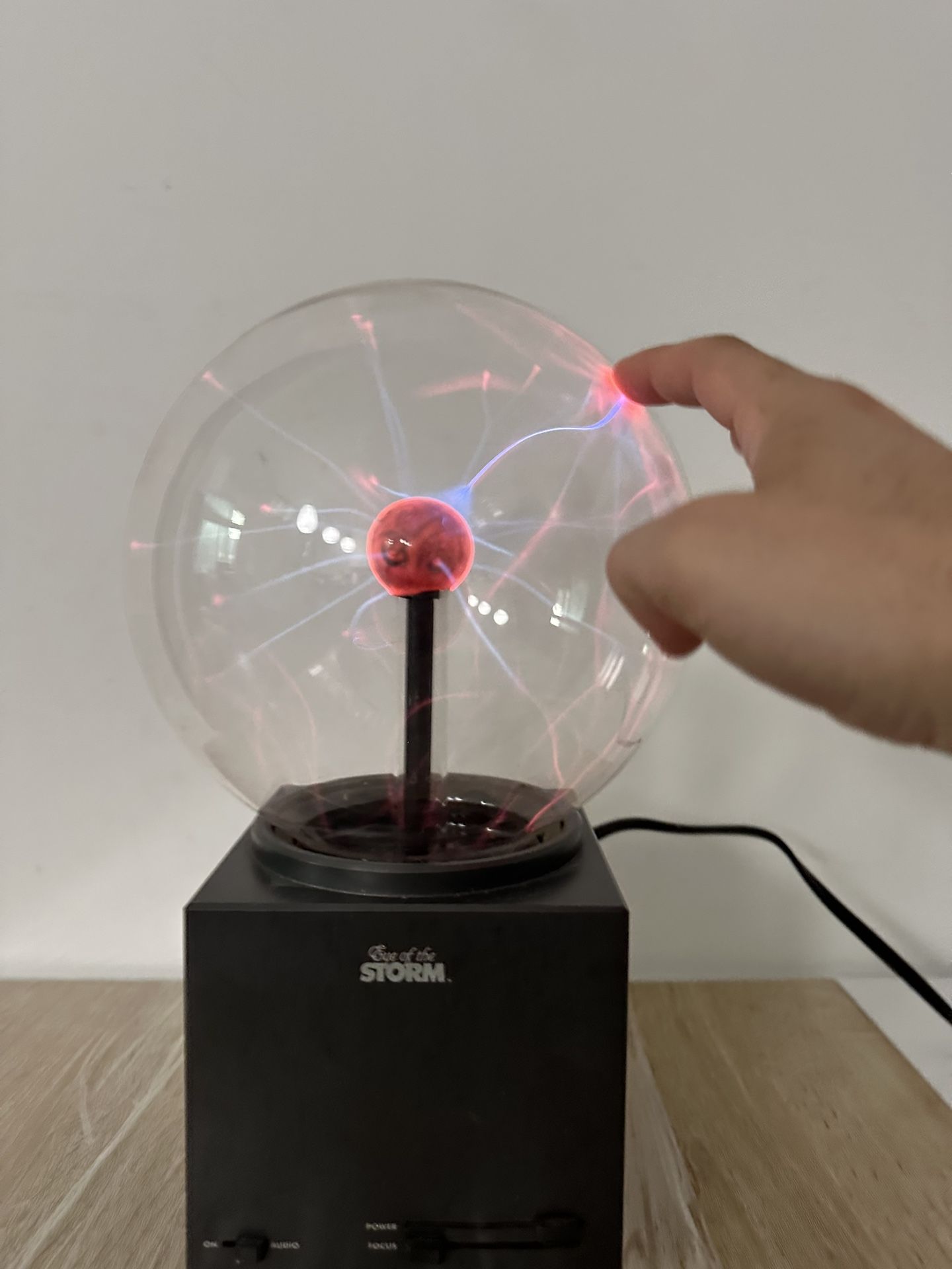 Vintage “Eye of the Storm” Plasma Globe Lamp – Working