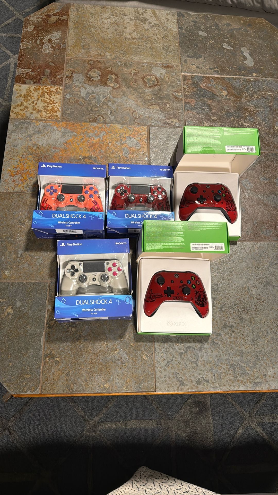 3 PS4 Controllers 2 Xbox One Controllers 