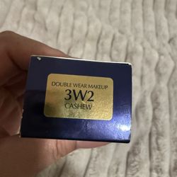 Estee Lauder Foundation 3w2