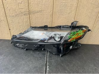 2018 2019 2020 TOYOTA CAMRY LEFT SIDE HEADLIGHT OEM USED