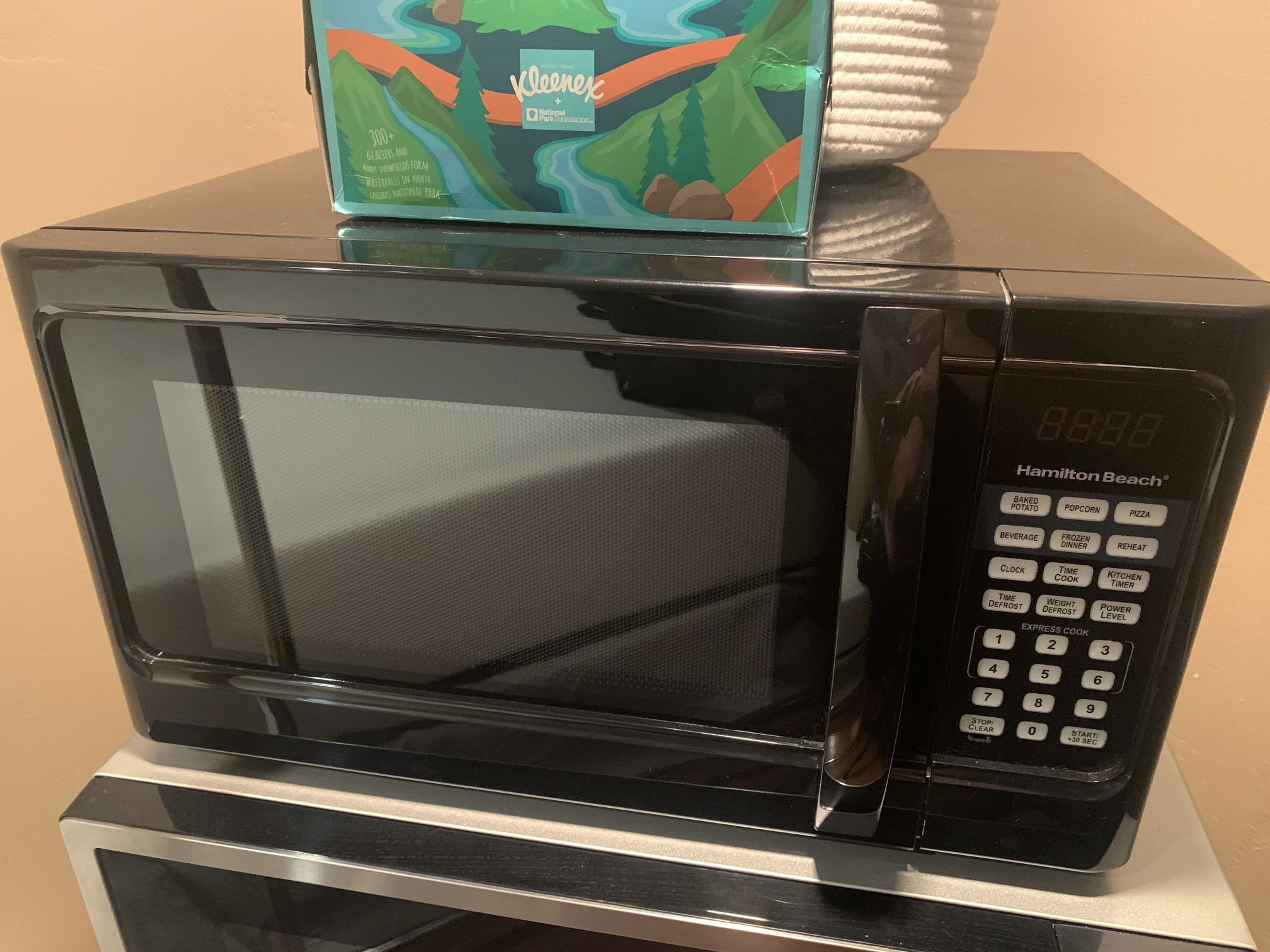 Hamilton Beach 1000 Watt Microwave Excellent Condition