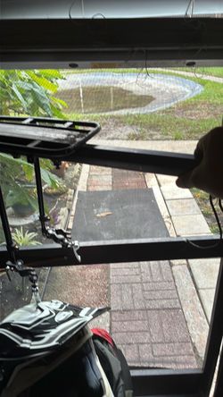 Back tire rack for bicycle