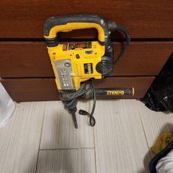 DEWALT D25602 HAMMER 