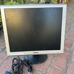 Office Close Out Gateway 17 Inch Computer Monitor 