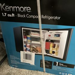 Kenmore Compact Fridge 