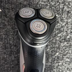 Phillips Norelco 2000 electric trimmer 