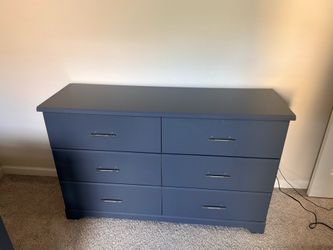 Moving Sale!!!!! Stylish 6 drawer dresser