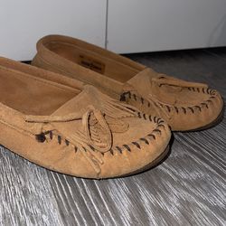 Minnetonka Shoes 
