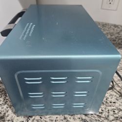 Americana teal colored toaster over