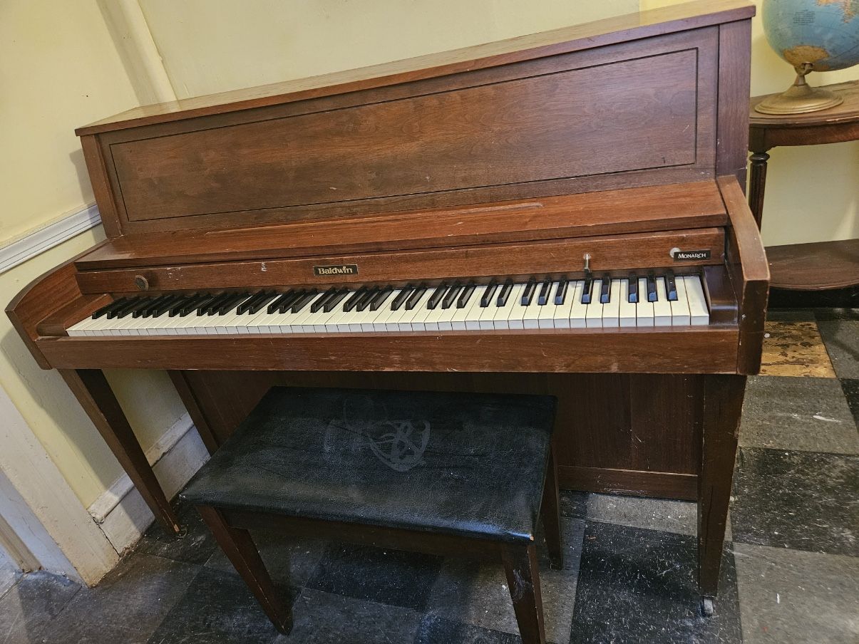 Antique Piano