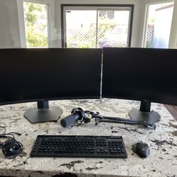 Computer Monitors, Keyboard, Mouse, Mic