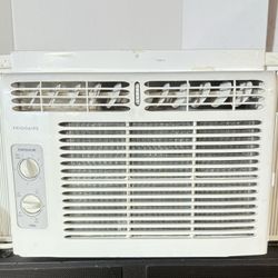 Frigidaire 5,000 BTU Window-Mounted Room Air Conditioner
