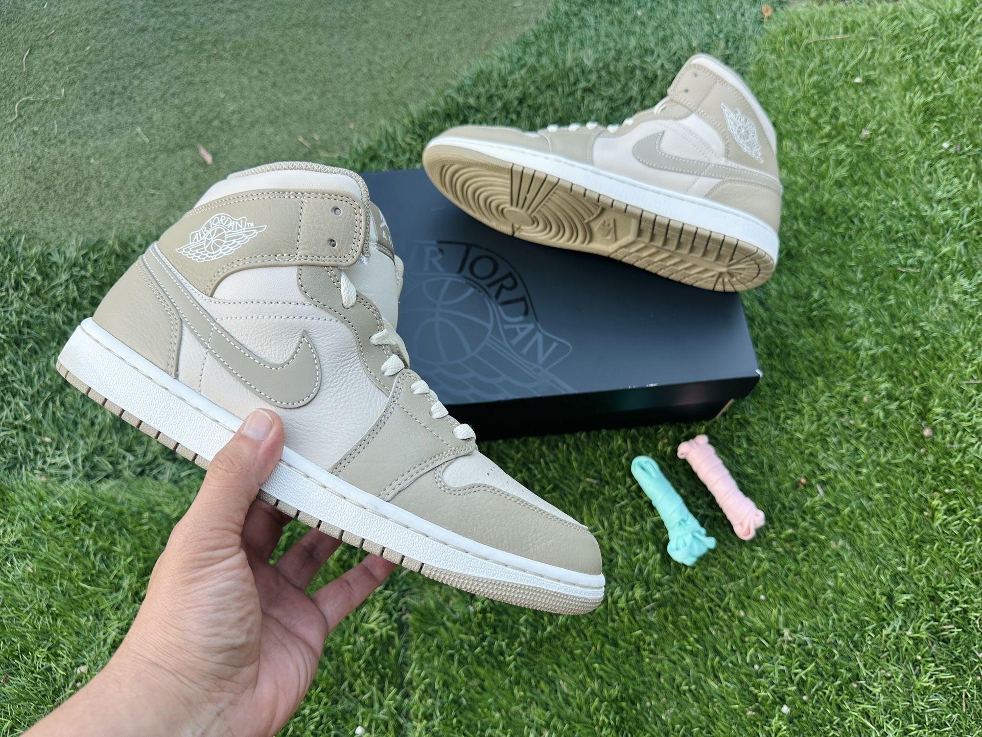 Jordan 1 MID