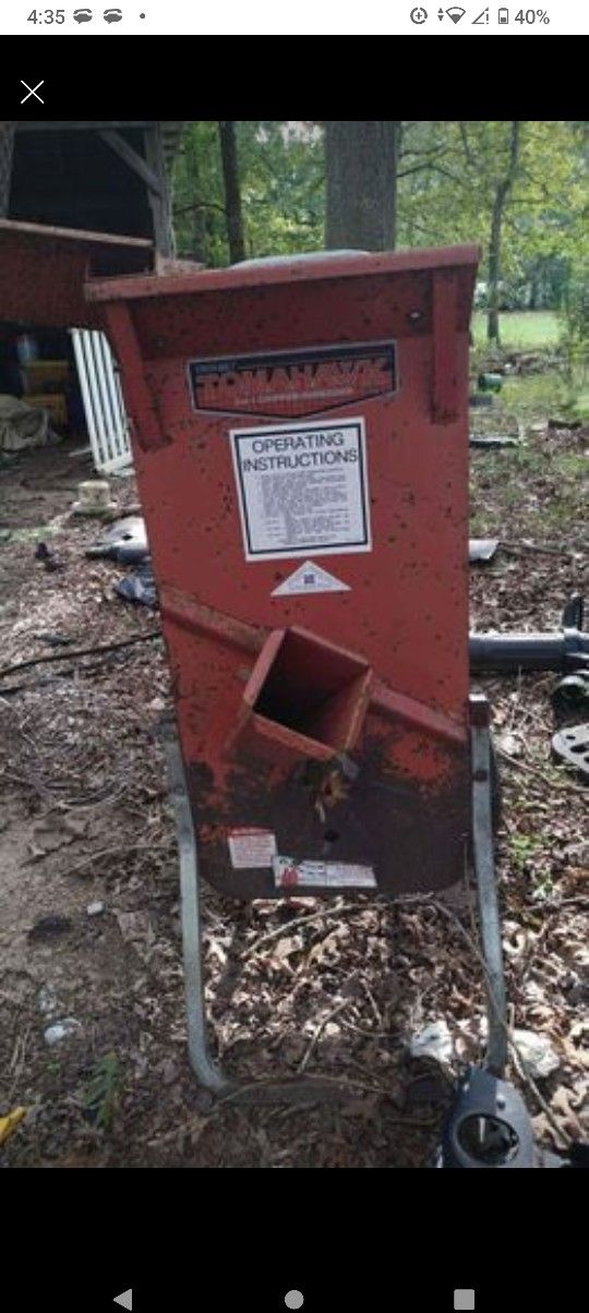 TroyBilt Tomahawk 2 in 1 Chipper/Shredder
