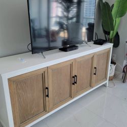 Nantucket Two-toned Buffet Console With Wine Rack And Shelving