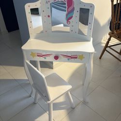Girls Unicorn Vanity Set