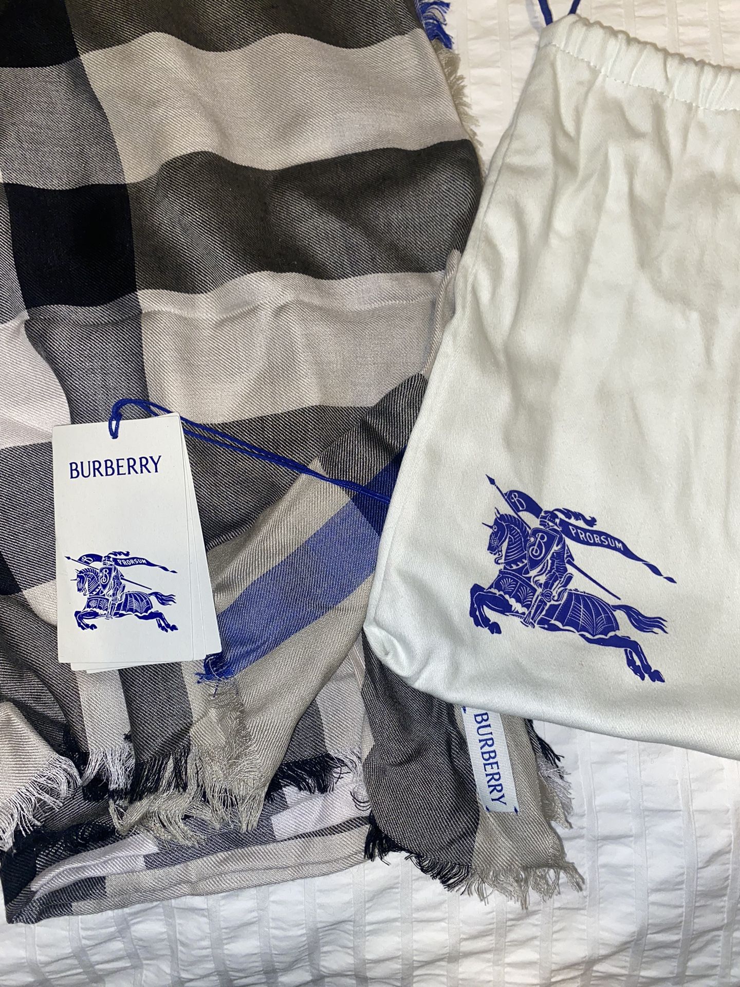 Burberry Scarf 