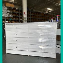 Eight drawers dresser
