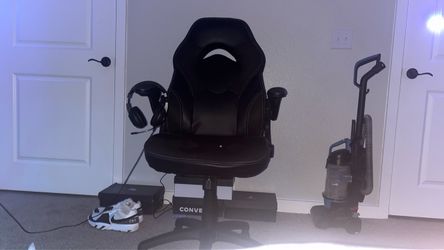Gaming chair and microphone