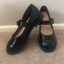 Girls black size 4 dress shoes