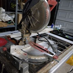 Skilsaw Compound Miter Saw