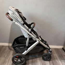 UPPAbaby Vista V2 Stroller And Bassinet 